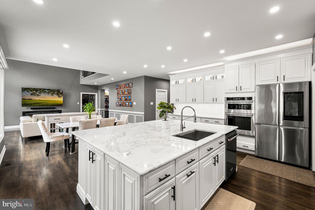 3219 SARUM FARM LANE