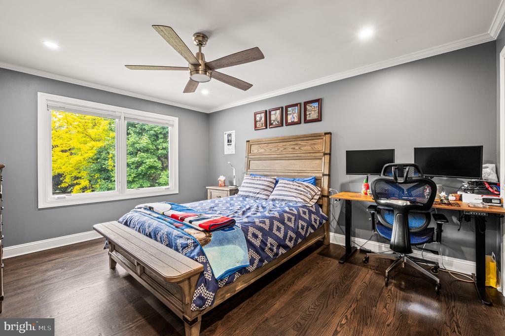 3219 SARUM FARM LANE