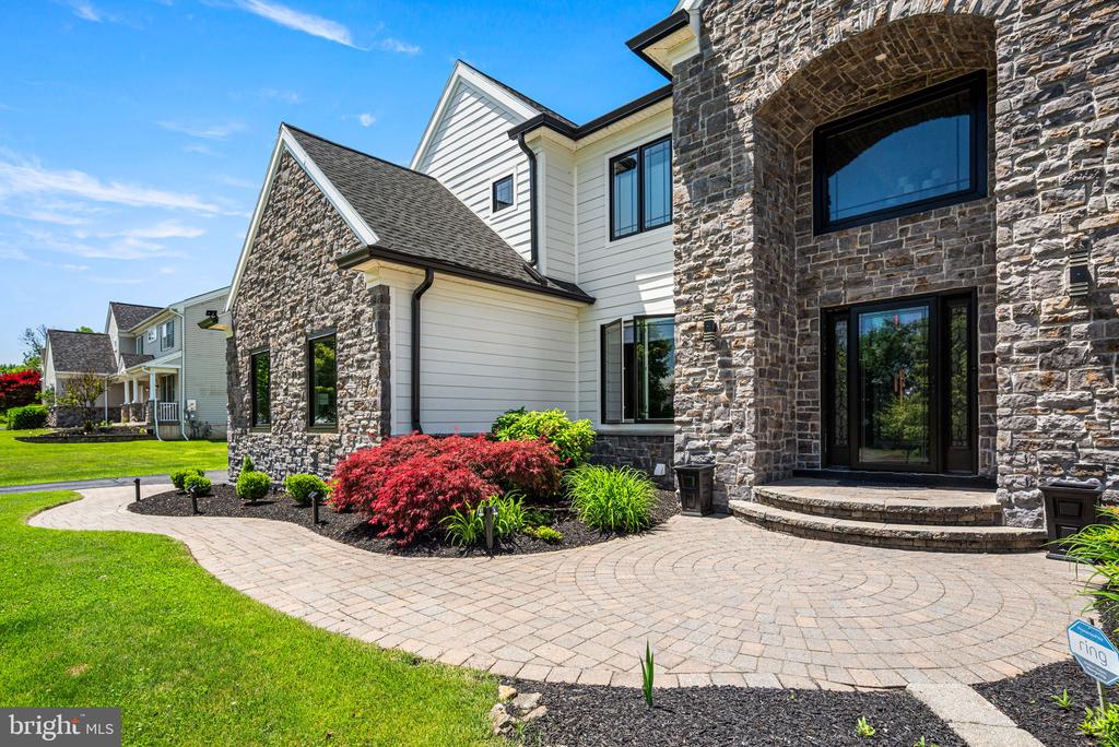3219 SARUM FARM LANE
