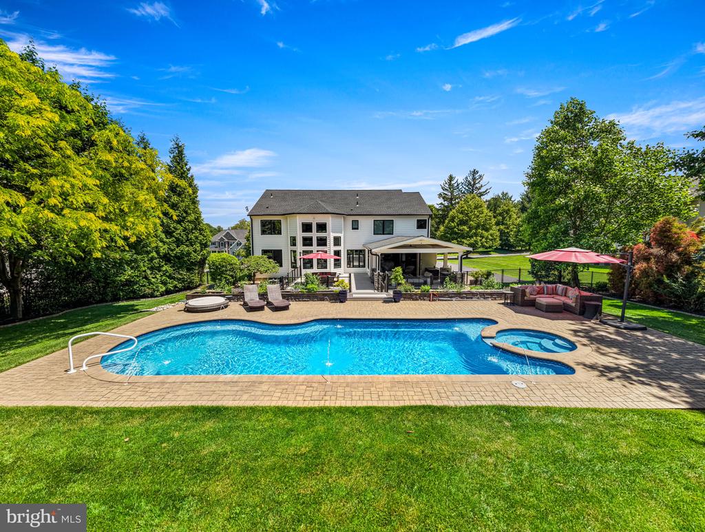 3219 SARUM FARM LANE