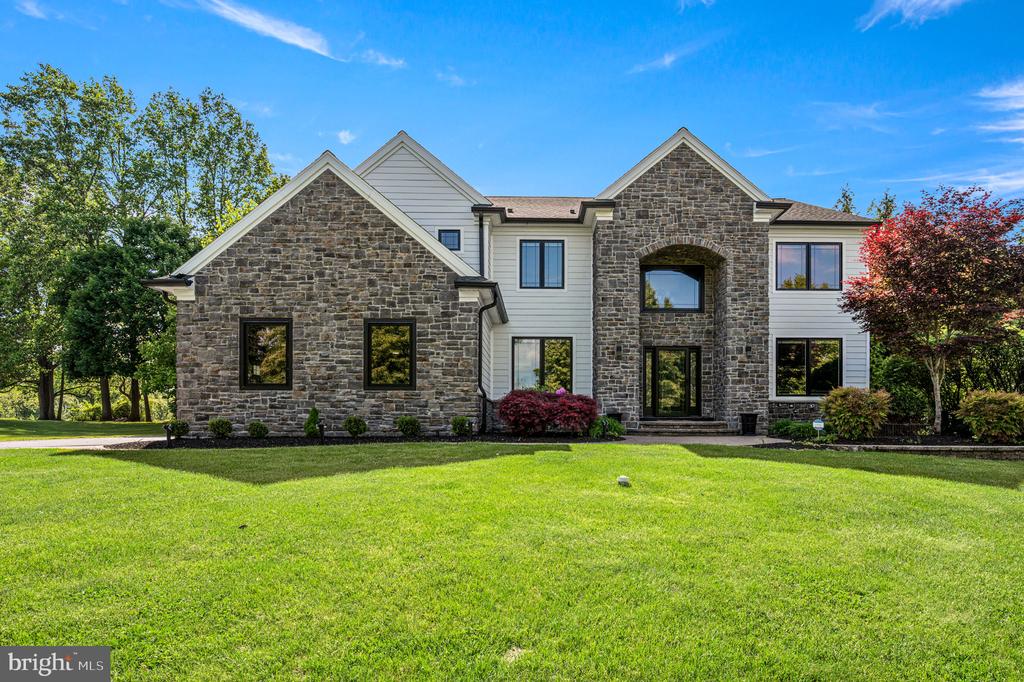 3219 SARUM FARM LANE