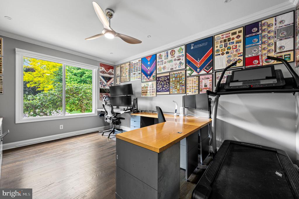 3219 SARUM FARM LANE