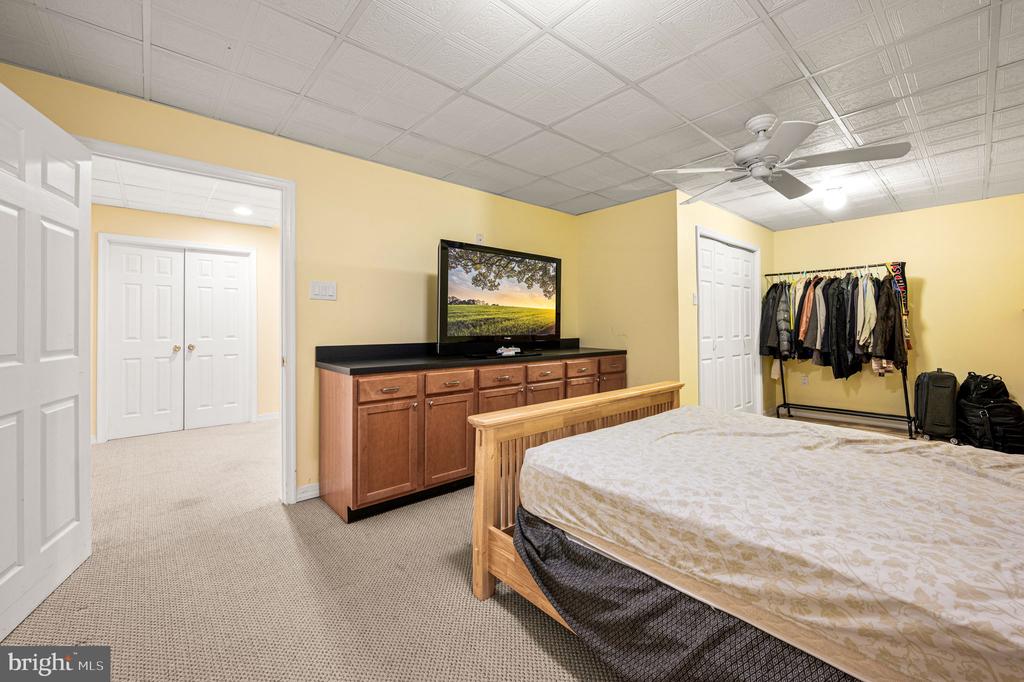 3219 SARUM FARM LANE