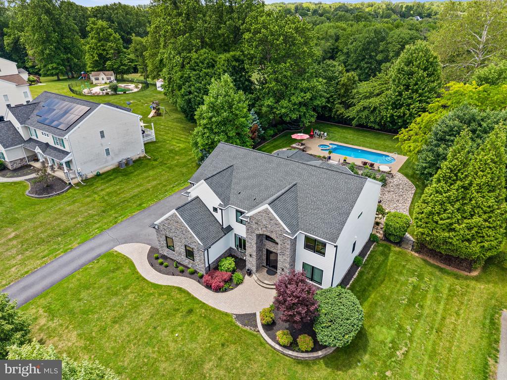 3219 SARUM FARM LANE