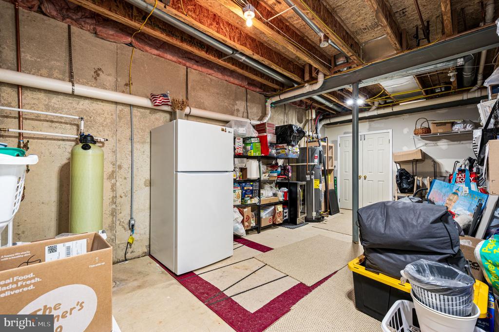 3219 SARUM FARM LANE