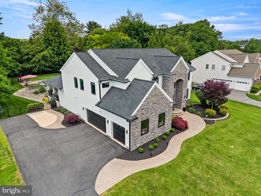 3219 SARUM FARM LANE