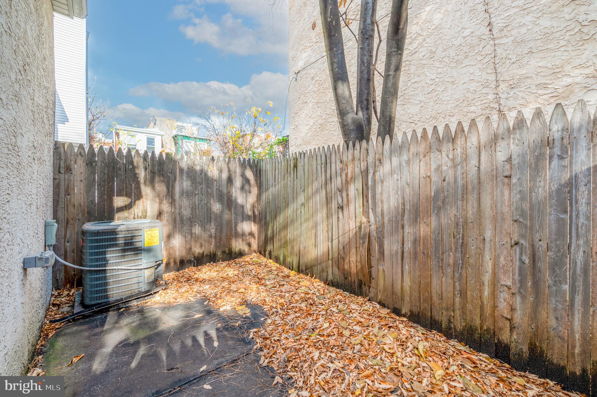 427 N BUDD STREET