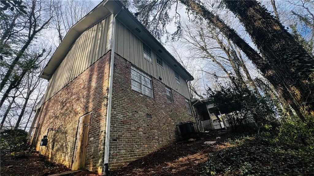 1610 Whisperwood Trail