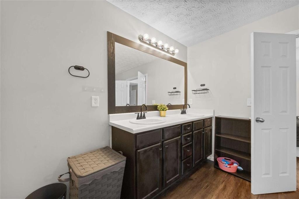 2206 Gleaton Trace Way