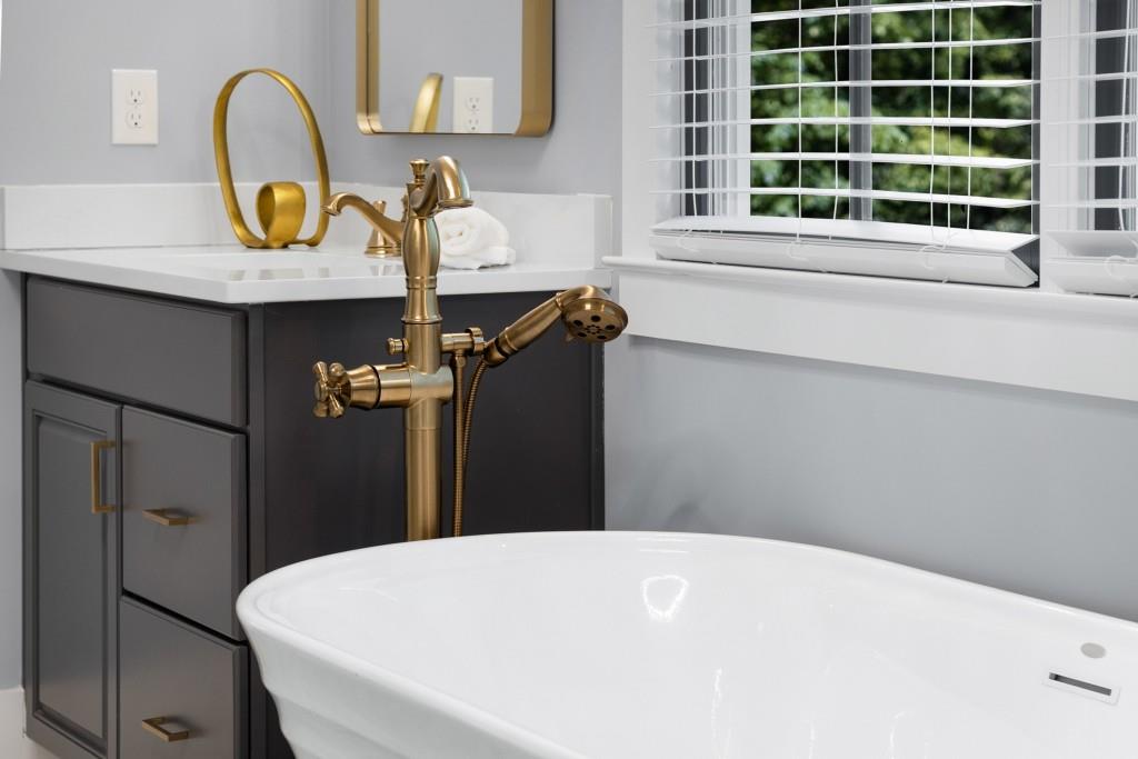 1461 Bubbling Creek Road NE