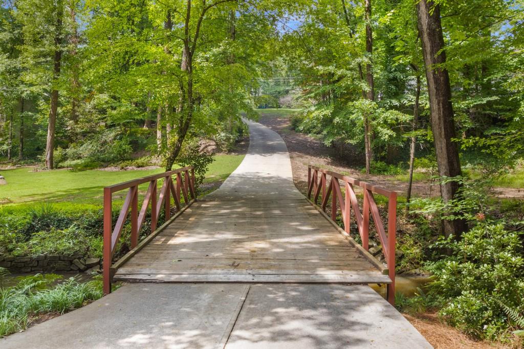 1461 Bubbling Creek Road NE