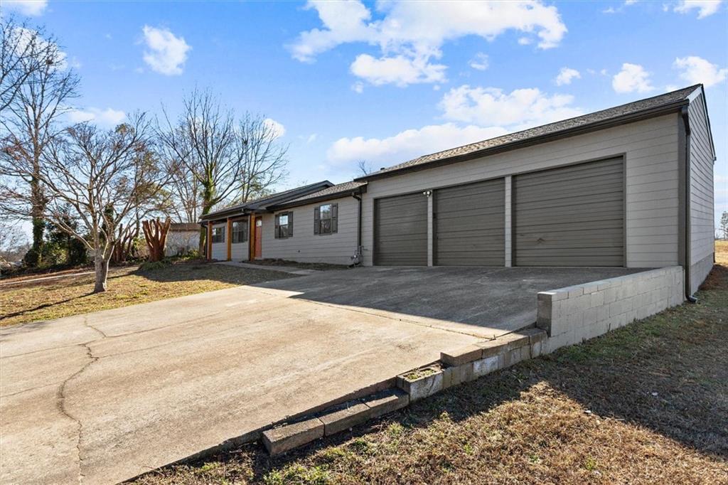 747 Briarwood Road SW