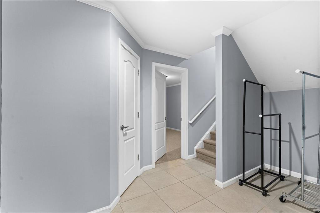 3089 Frazier