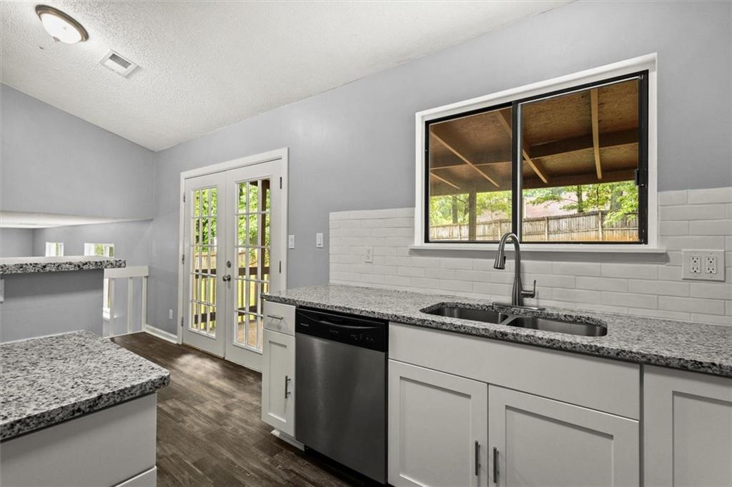 1055 Chapman Lane