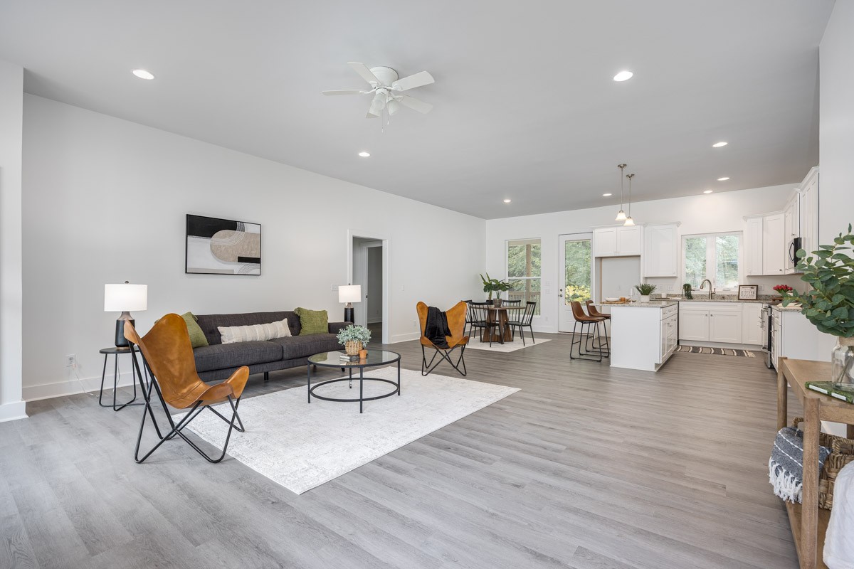 10028 Charleston Dr