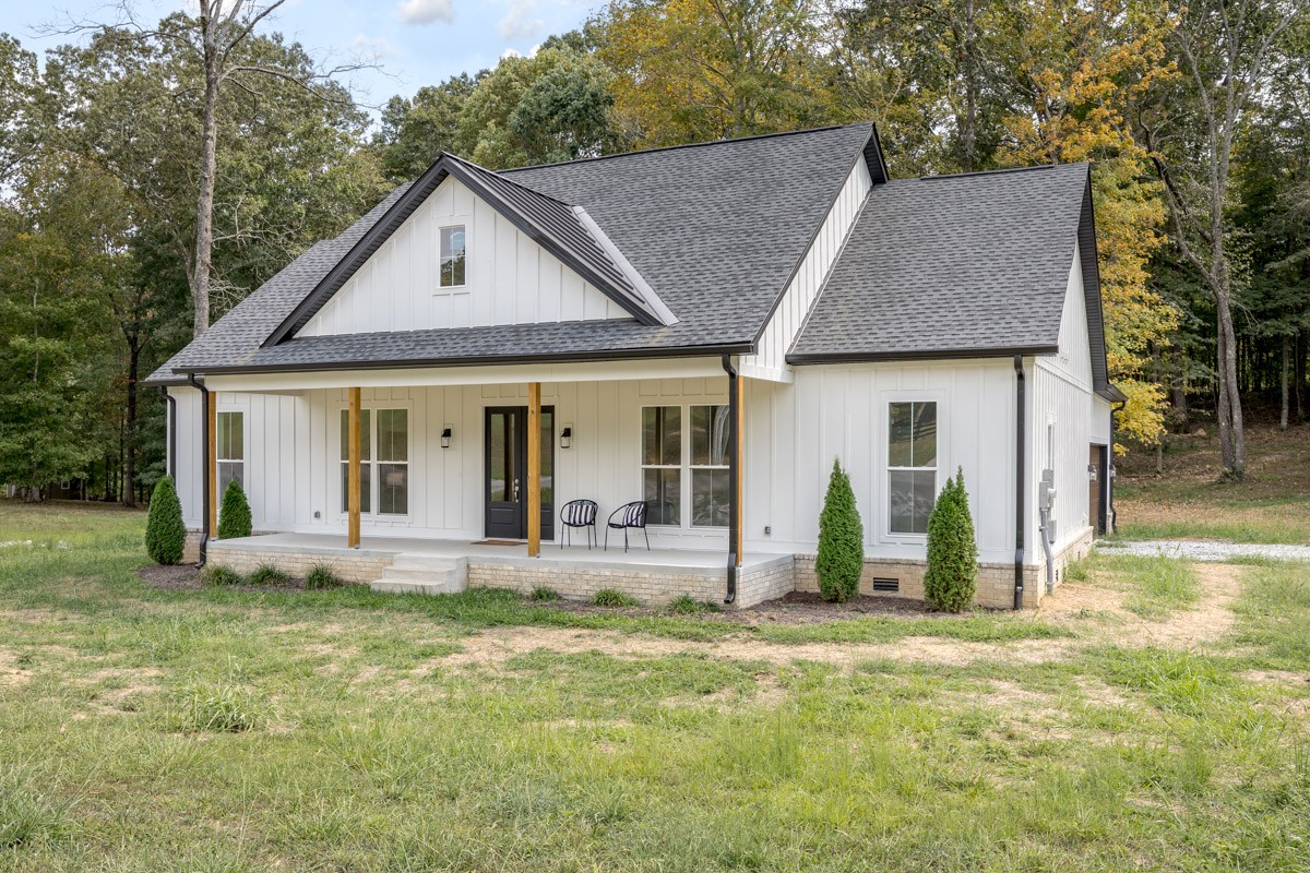 10028 Charleston Dr