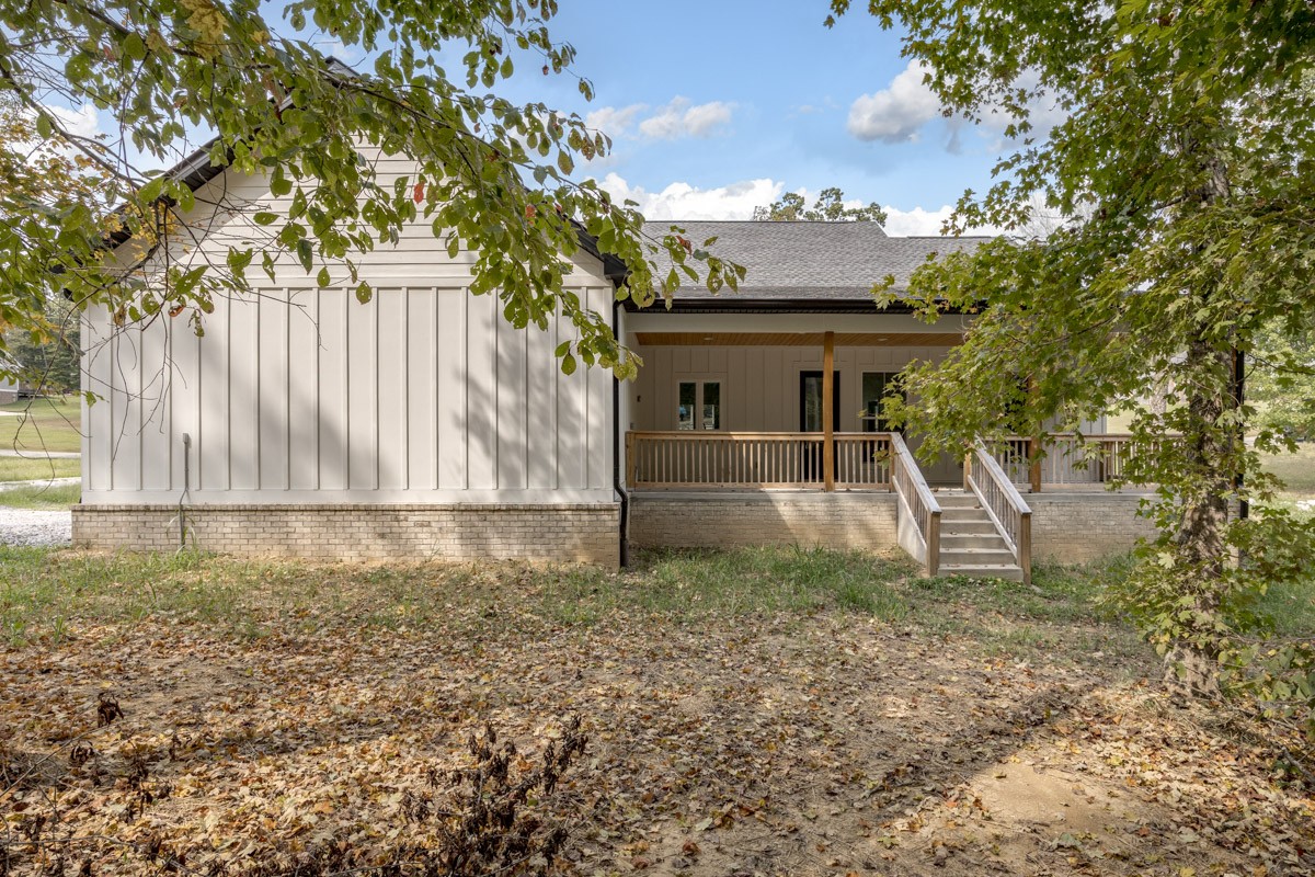 10028 Charleston Dr