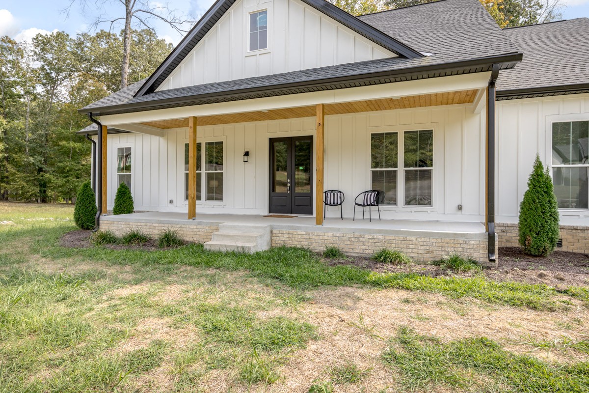 10028 Charleston Dr