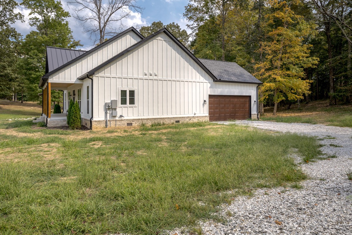 10028 Charleston Dr