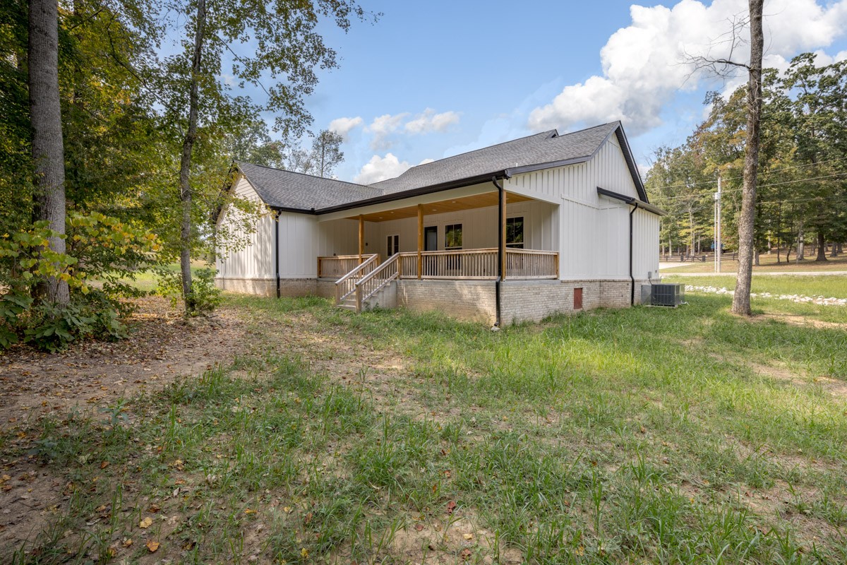 10028 Charleston Dr