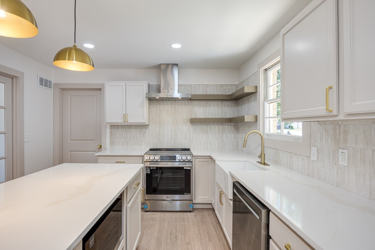 1707 Hillsboro Rd