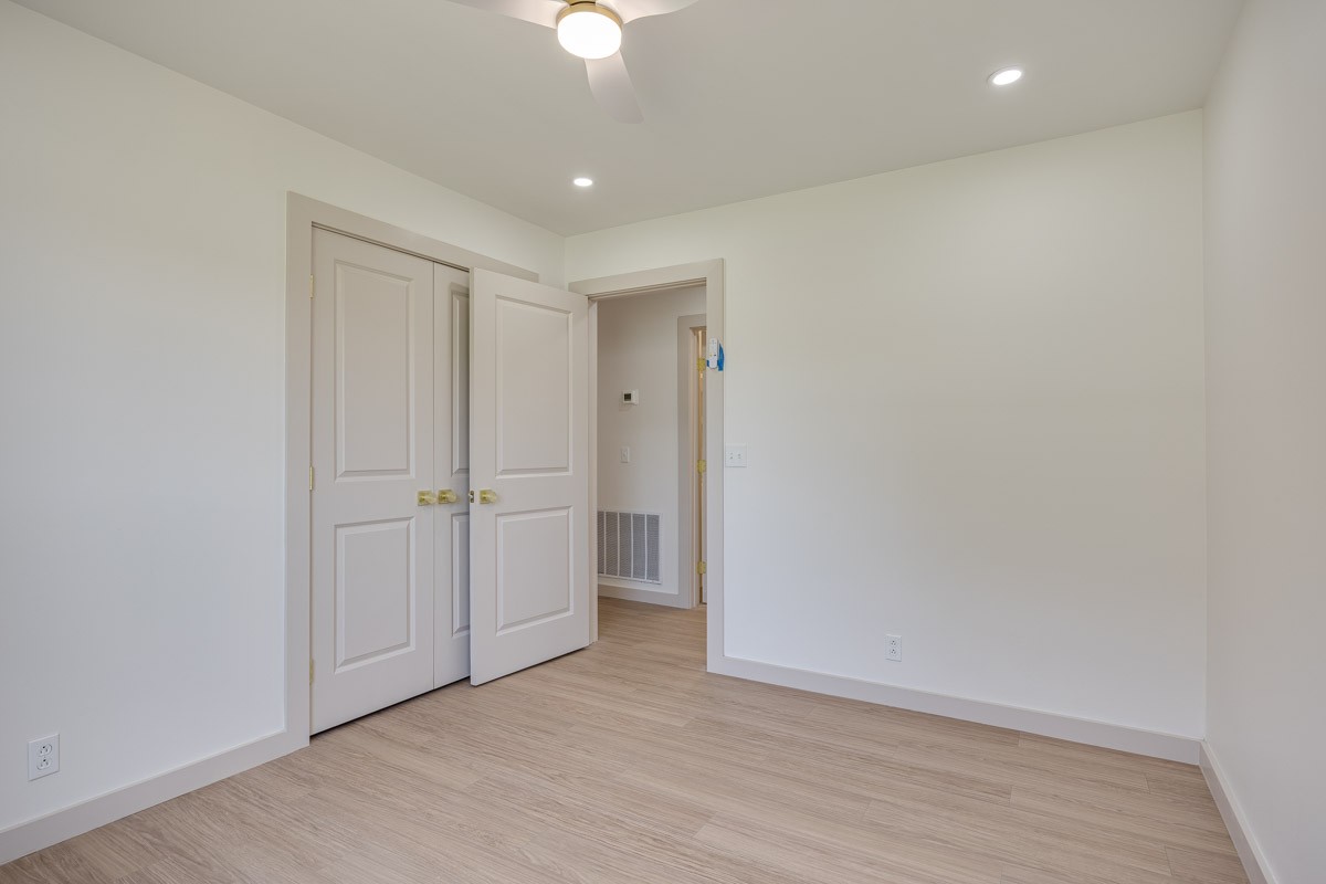 1707 Hillsboro Rd