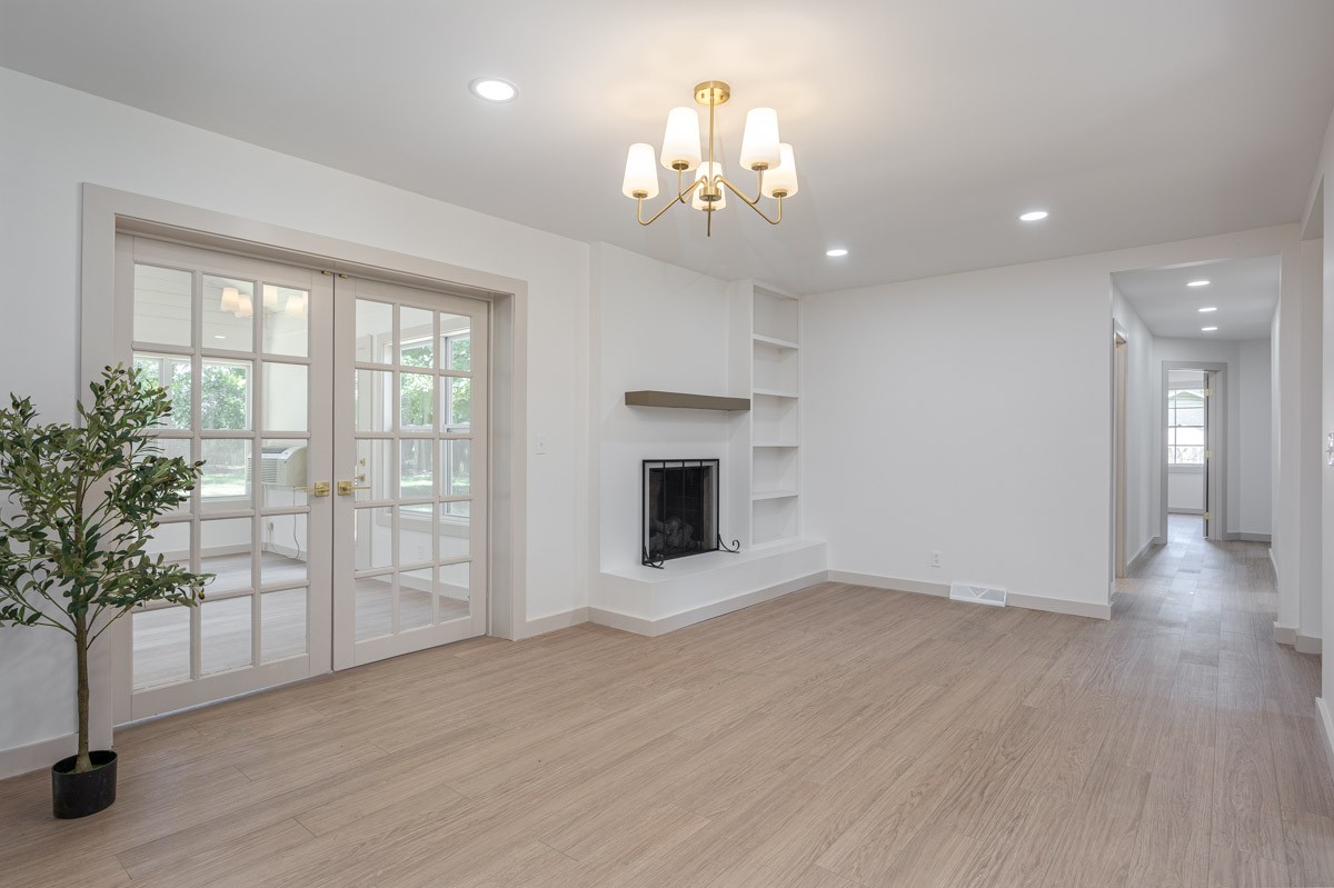 1707 Hillsboro Rd