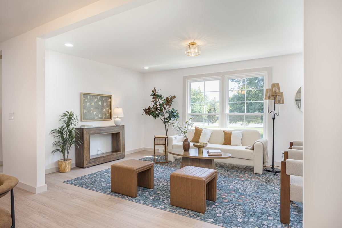 1707 Hillsboro Rd