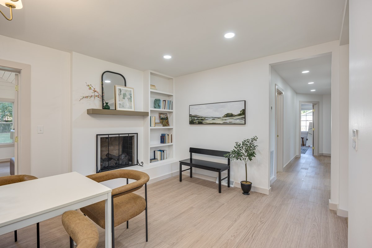 1707 Hillsboro Rd