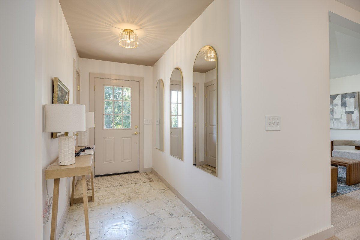 1707 Hillsboro Rd