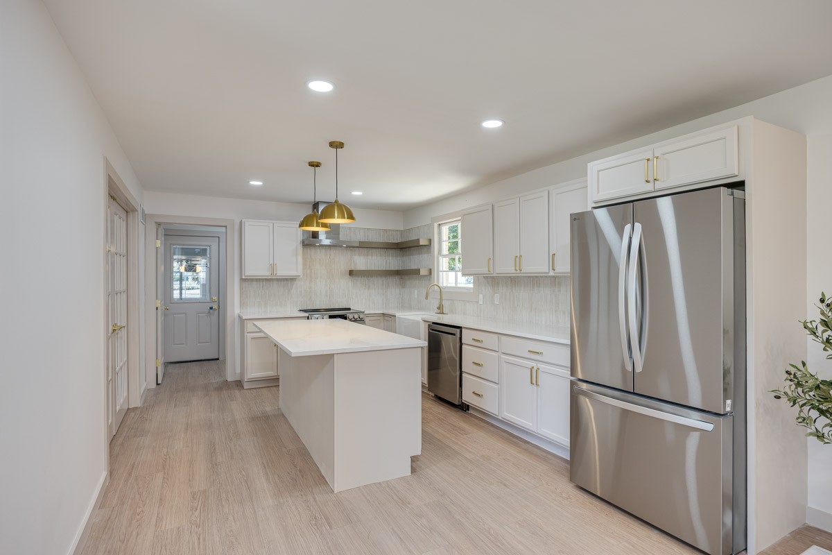 1707 Hillsboro Rd