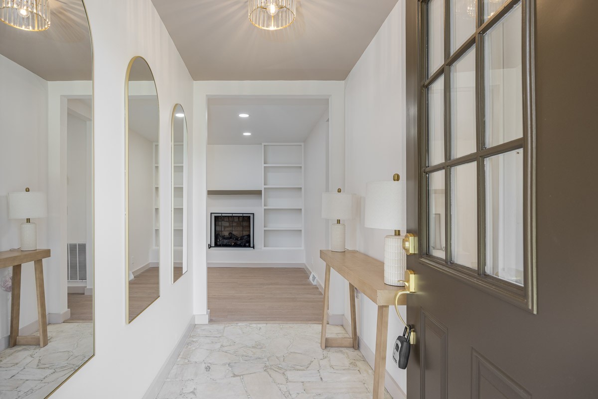 1707 Hillsboro Rd