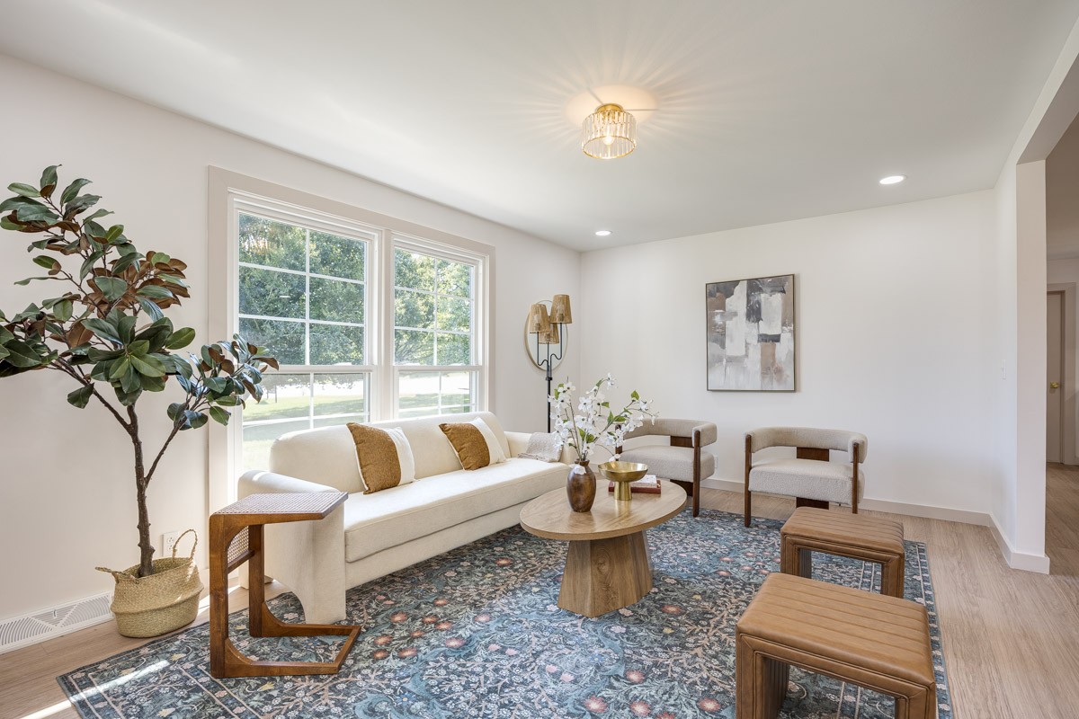 1707 Hillsboro Rd