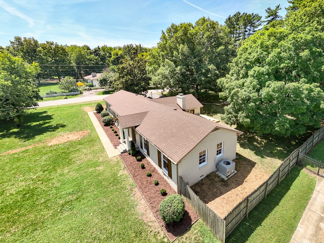 1707 Hillsboro Rd