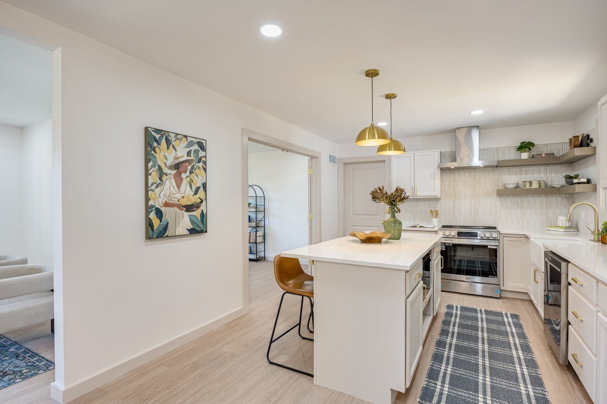 1707 Hillsboro Rd