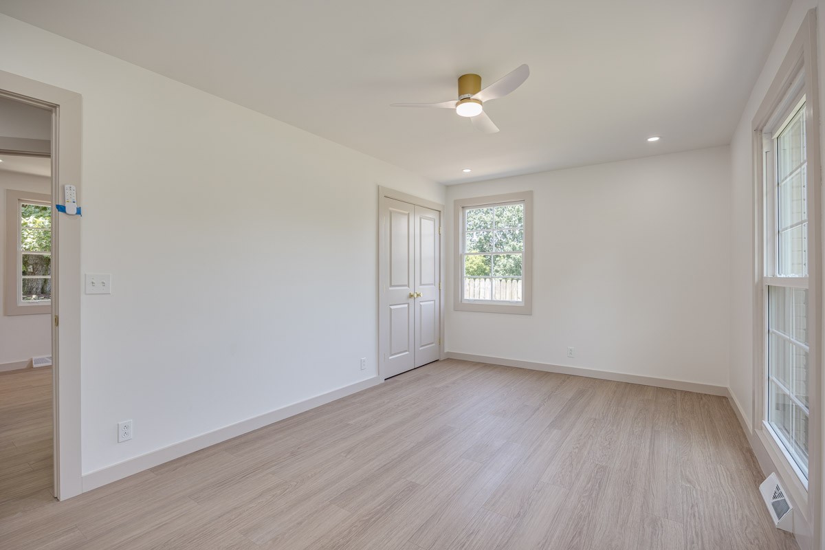 1707 Hillsboro Rd