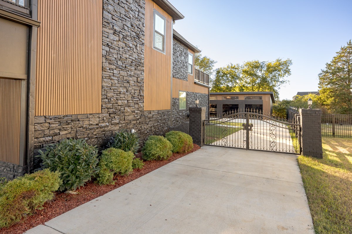 2959 Emery Rd