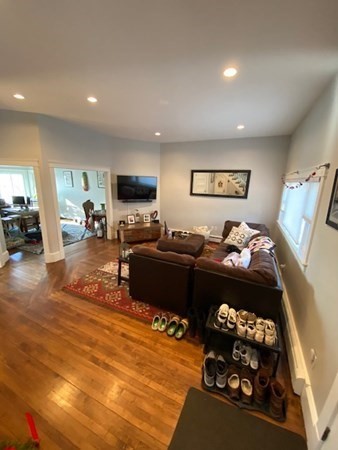 44 Gladstone St # 1