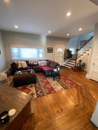 44 Gladstone St # 1