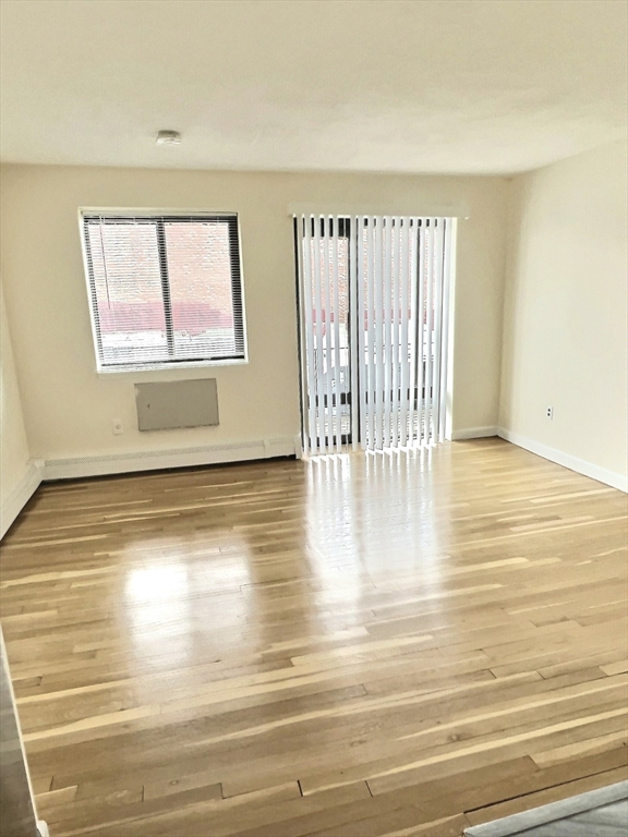 1027 Commonwealth Ave #15