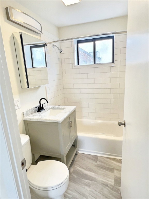 1027 Commonwealth Ave #15