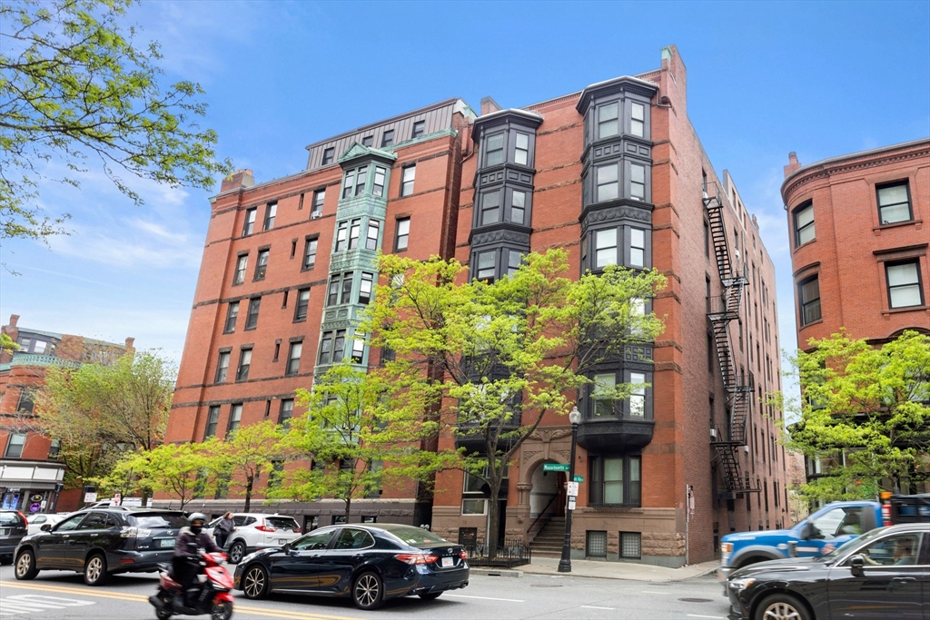 31 Massachusetts Ave # 4 Unit: 4-4