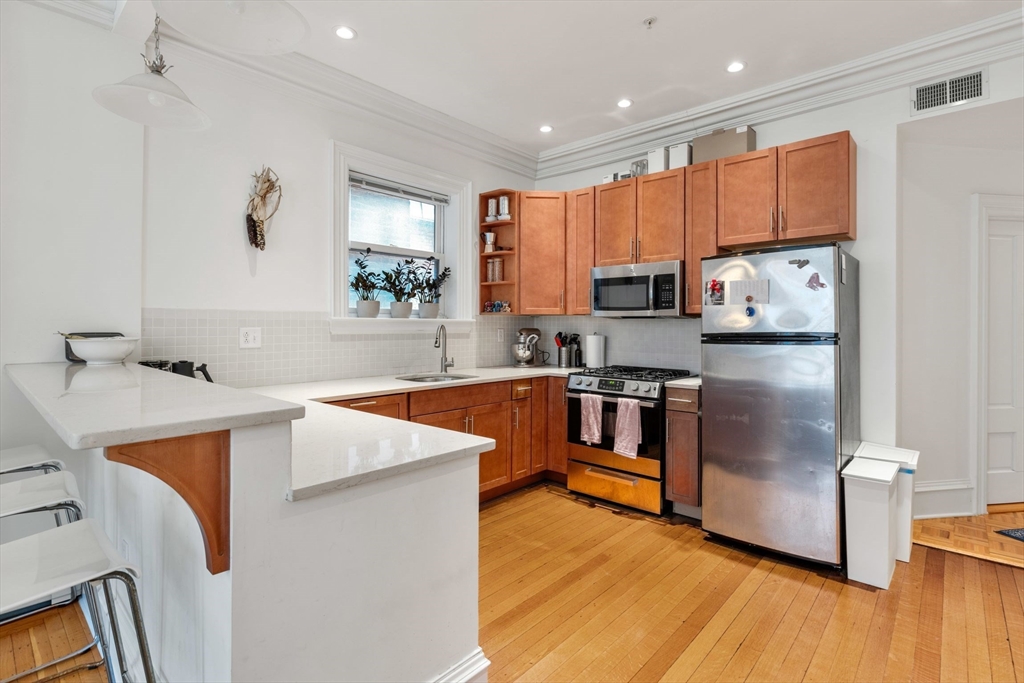 31 Massachusetts Ave # 4 Unit: 4-4
