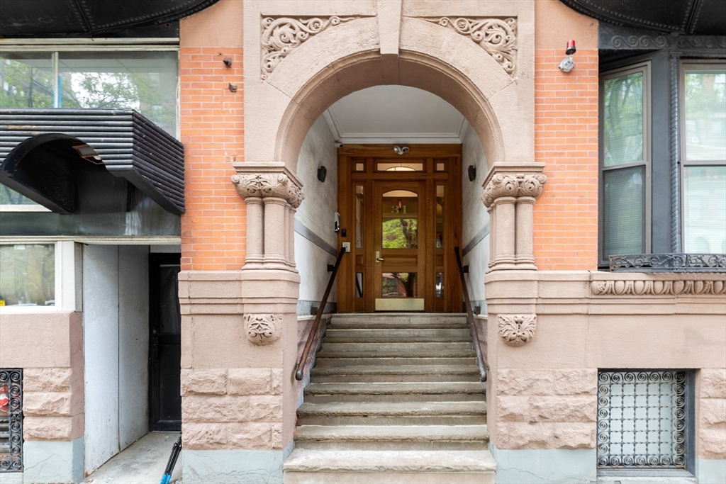 31 Massachusetts Ave # 4 Unit: 4-4