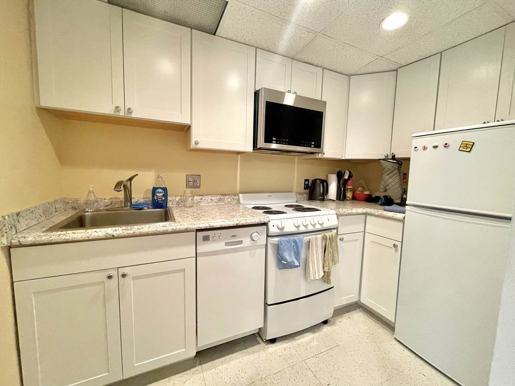 464 Commonwealth Ave # 38