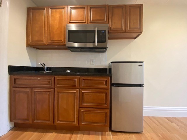 302 Newbury # 10