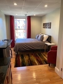 302 Newbury # 10