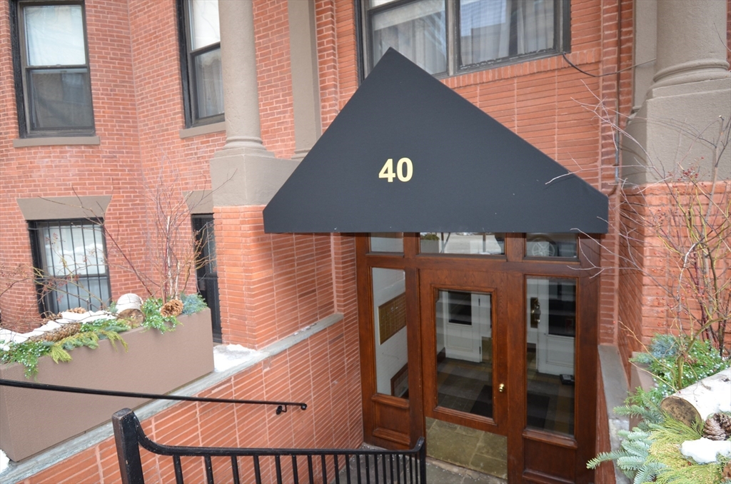 40 Saint Botolph St., #8