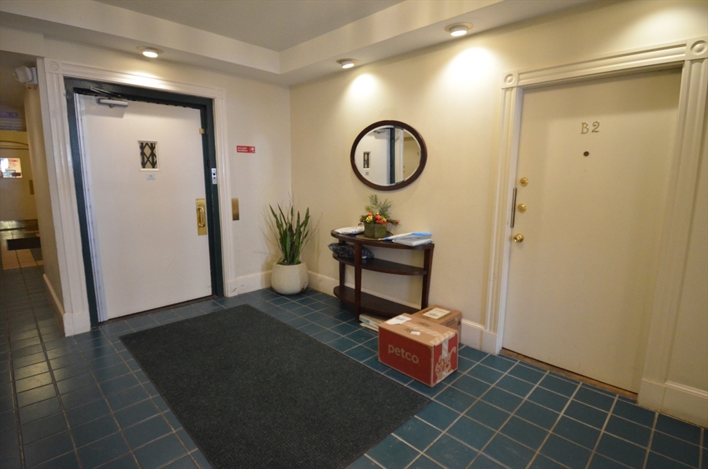 40 Saint Botolph St., #8