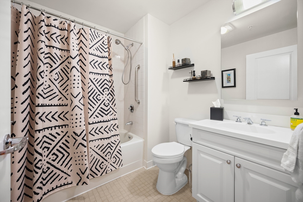 519 Harrison Avenue # D613
